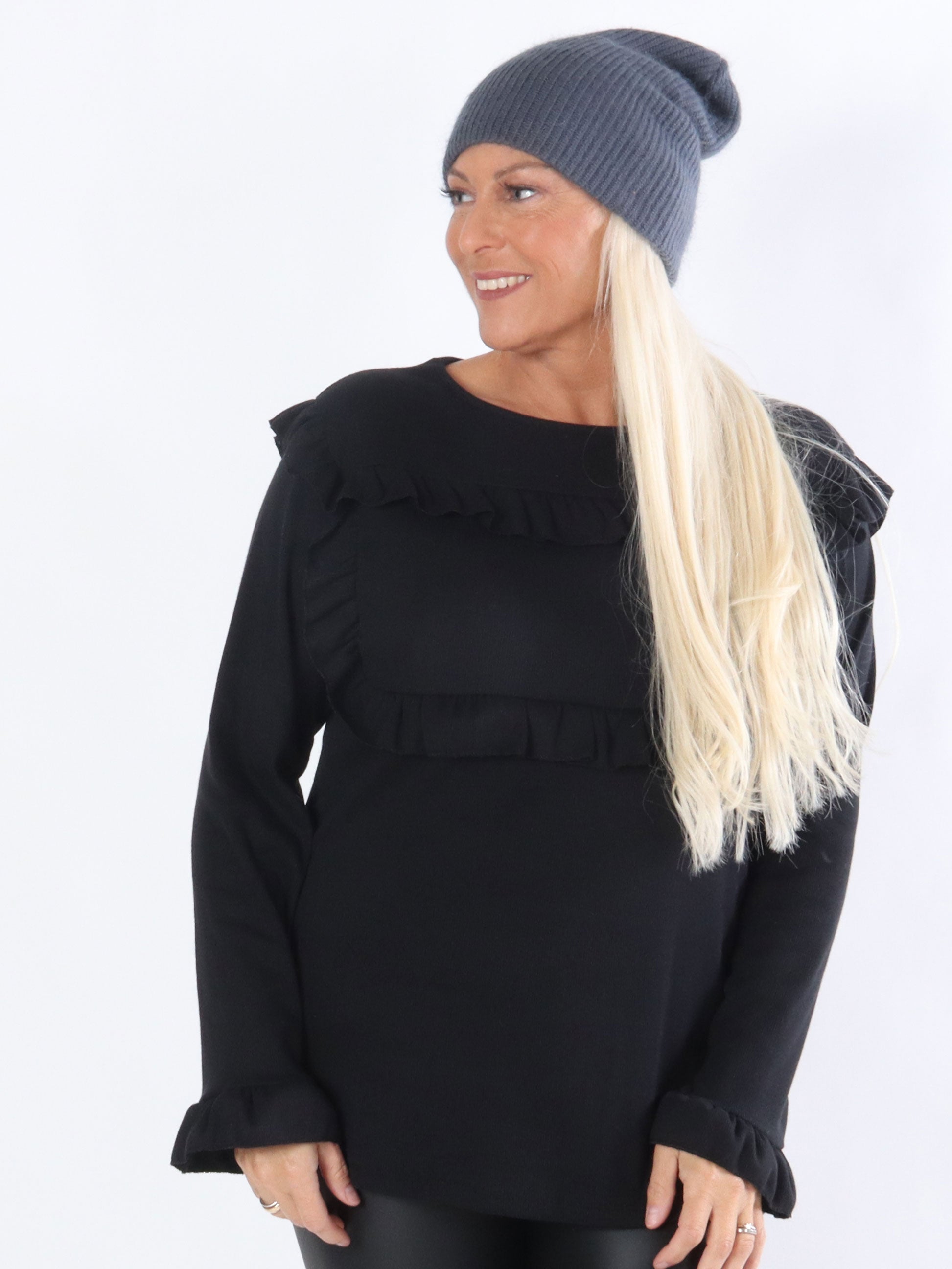 Tora - Bluse med flæsekanter henover brystet